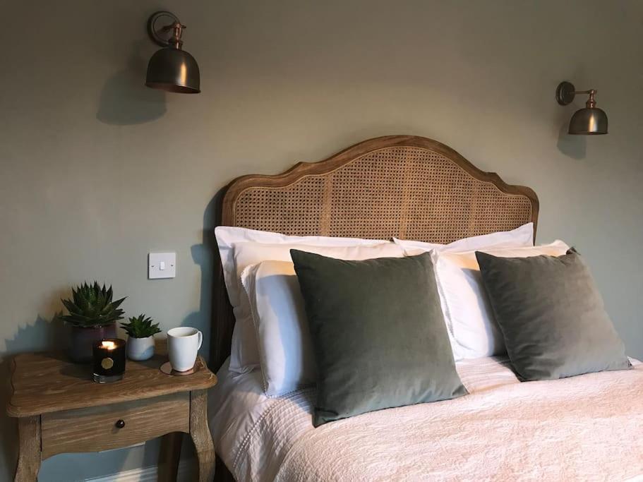 Lovely Quiet Cottage Sleeps 4 Adults, 4 Children, Dog Friendly Клей-некст-зе-Си Экстерьер фото